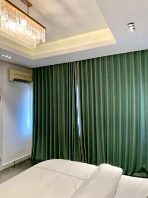 Desk, iron/ironing board, free WiFi - Sujimoto Residences (Lagos)