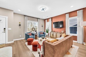Smart TV - The Periwinkle Residence at Montgomery Row Residences (Clarksville)