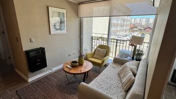 Apartment | Living area | Flat-screen TV