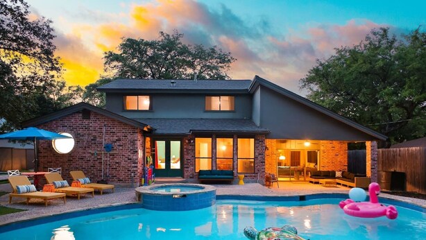 Pool - Heated Pool | MiniGolf |Arcade| Slide-Family Oasis (San Antonio)