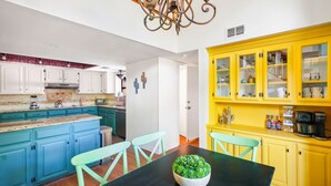 Dining - Heated Pool | MiniGolf |Arcade| Slide-Family Oasis (San Antonio)