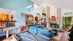 Smart TV, books - Heated Pool | MiniGolf |Arcade| Slide-Family Oasis (San Antonio)