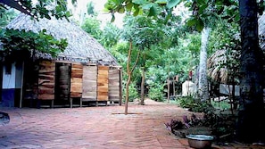 Property grounds - Bokané: ecotourism center between mangroves, estuary and the sea on San Marcos Island (Boca del Cielo)