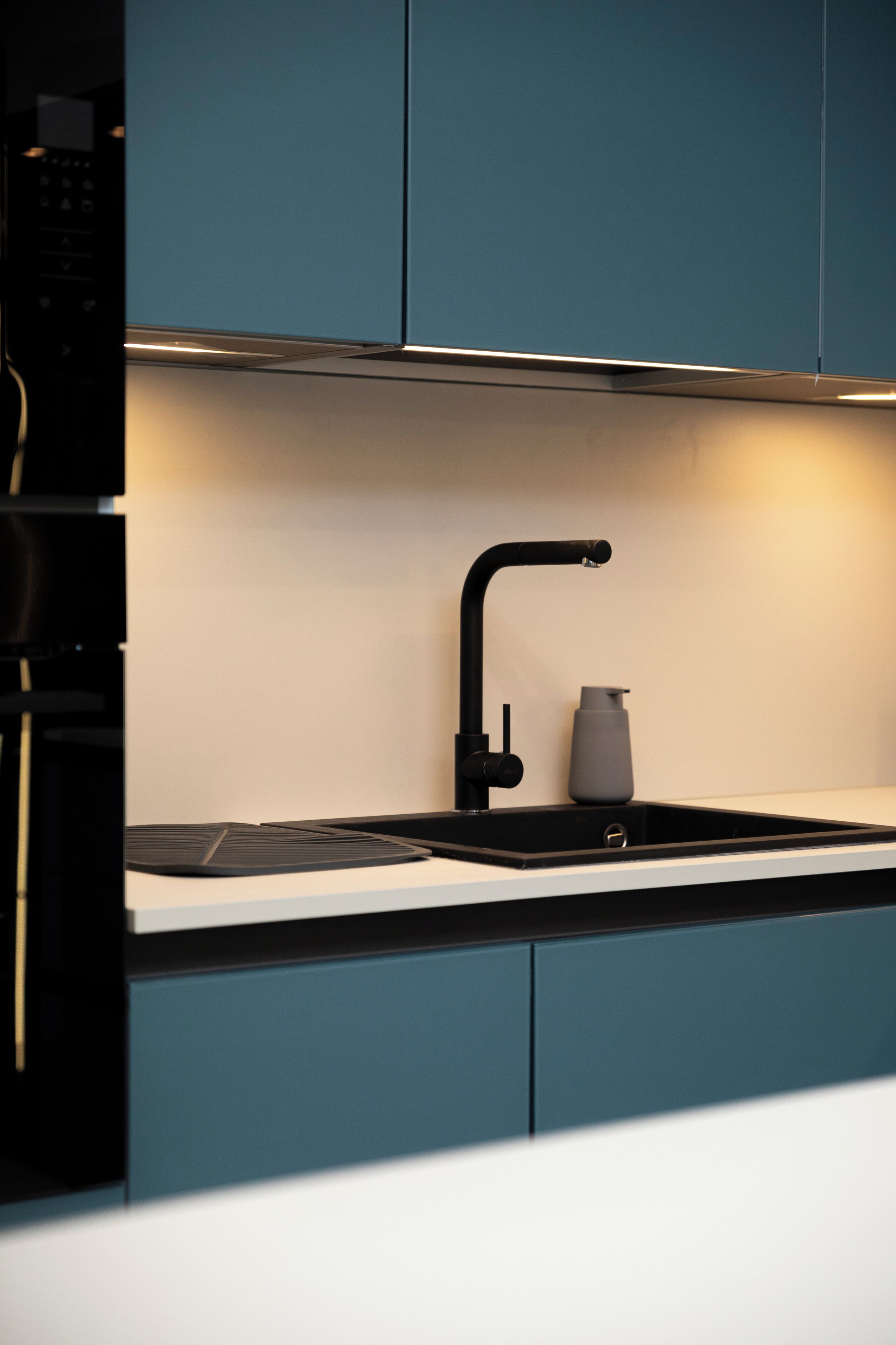 Apartment, City View | Private kitchen