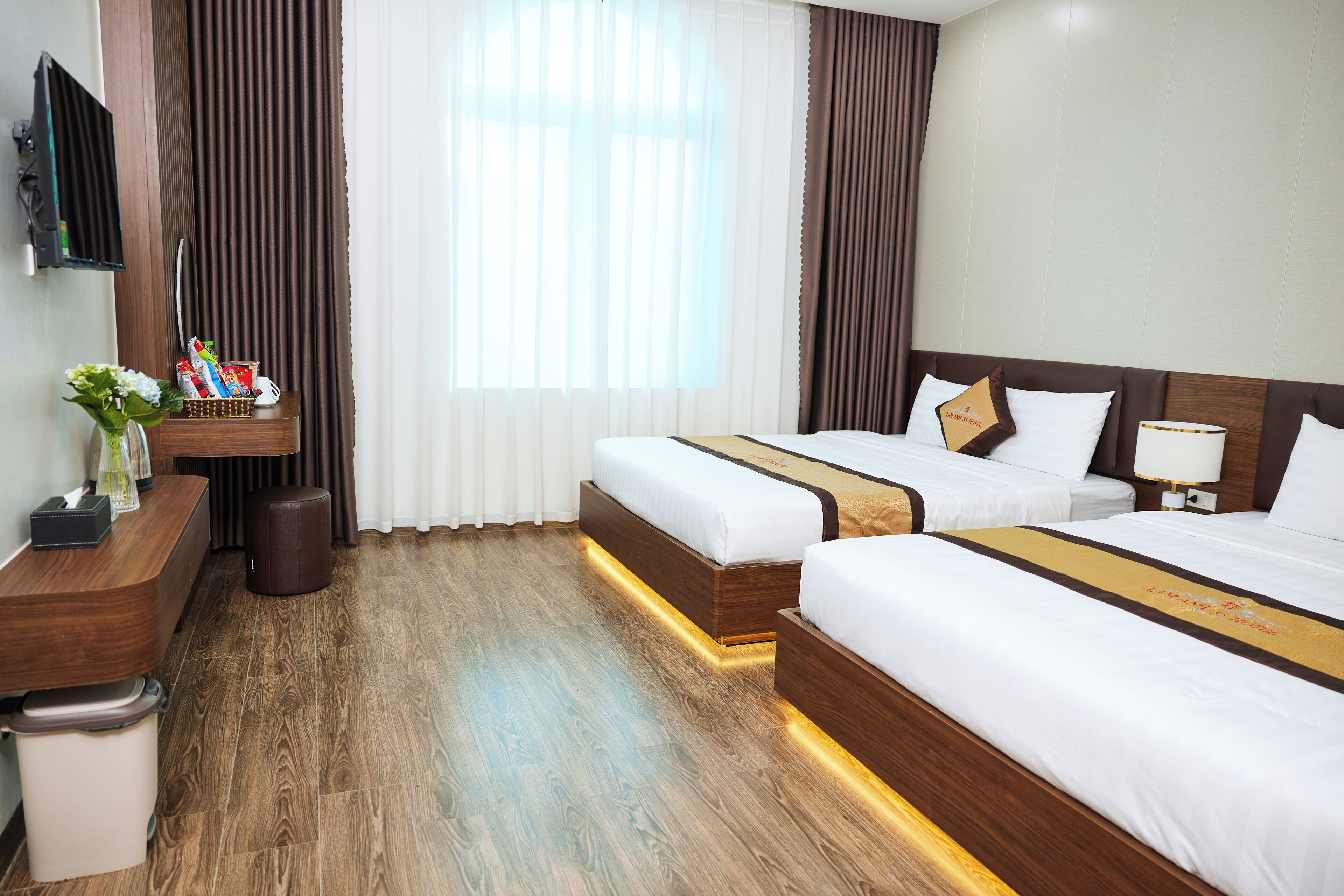 Doppia familiare | Una scrivania, Wi-Fi gratuito