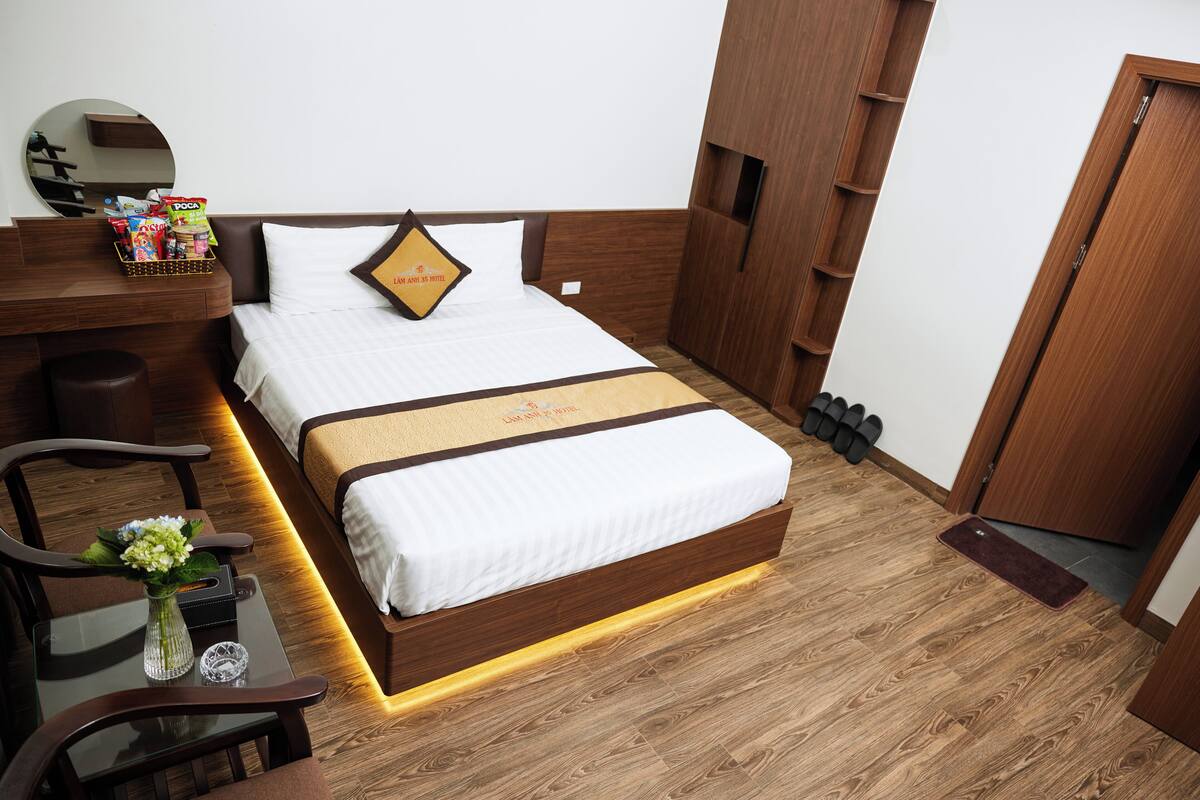 Standard Double Room | Desk, blackout curtains, free WiFi, bed sheets