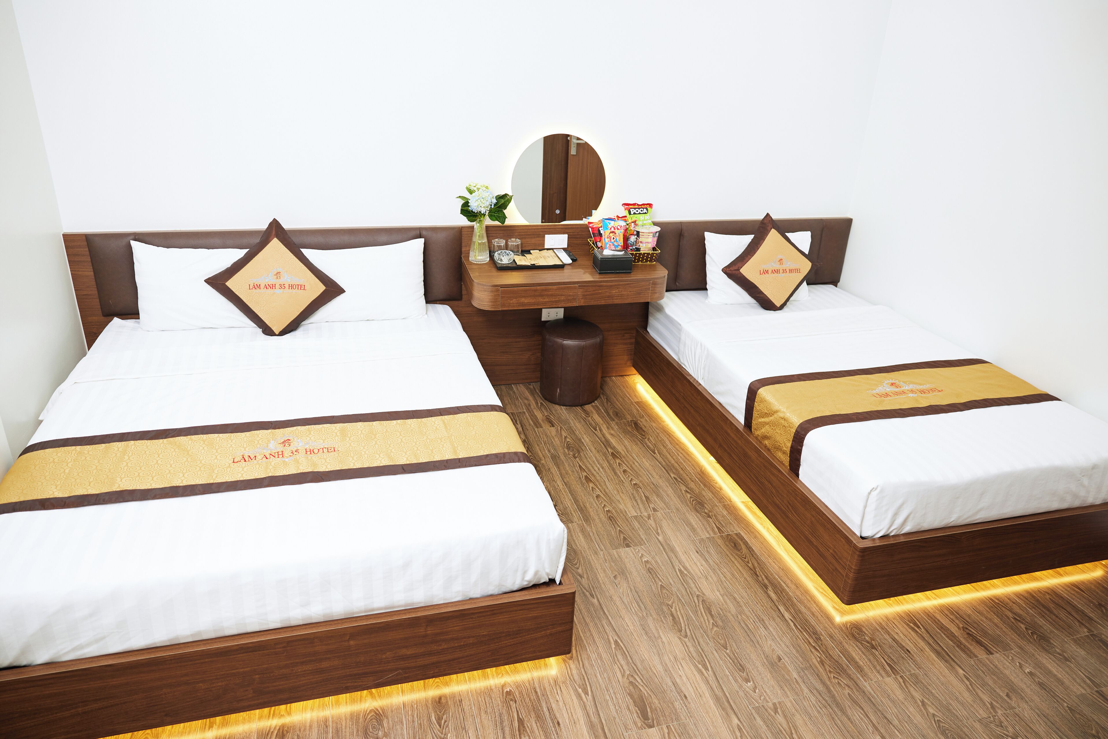 Camera Standard con letto matrimoniale o 2 letti singoli | Una scrivania, Wi-Fi gratuito