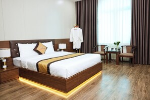 Luxe tweepersoonskamer | Een bureau, verduisterende gordijnen, gratis wifi, beddengoed