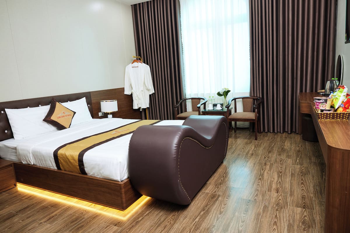 Luxury Double Room | Desk, blackout curtains, free WiFi, bed sheets