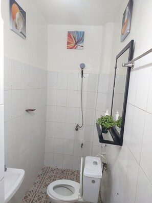 Toallas, jabón, papel de baño