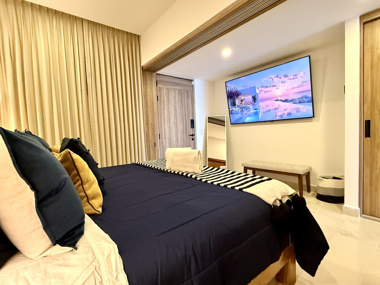 1 bedroom, in-room safe, desk, iron/ironing board