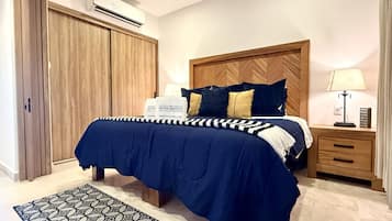 1 bedroom, in-room safe, desk, iron/ironing board