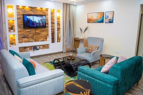 Lakeside 3-Bedroom Bungalow with Pool, Kids Park & Private Beach