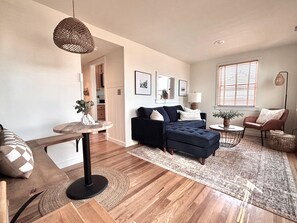 Smart TV - Victorian Charm • Heart of Cape May • Rooftop Deck (Cape May)