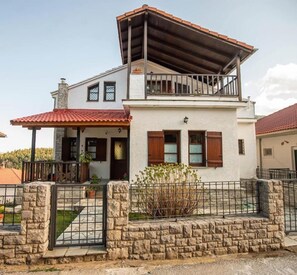Exterior - Alonia Forest House - Lake Plastira Getaway (Kruoneri)