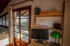 Interior - Alonia Forest House - Lake Plastira Getaway (Kruoneri)