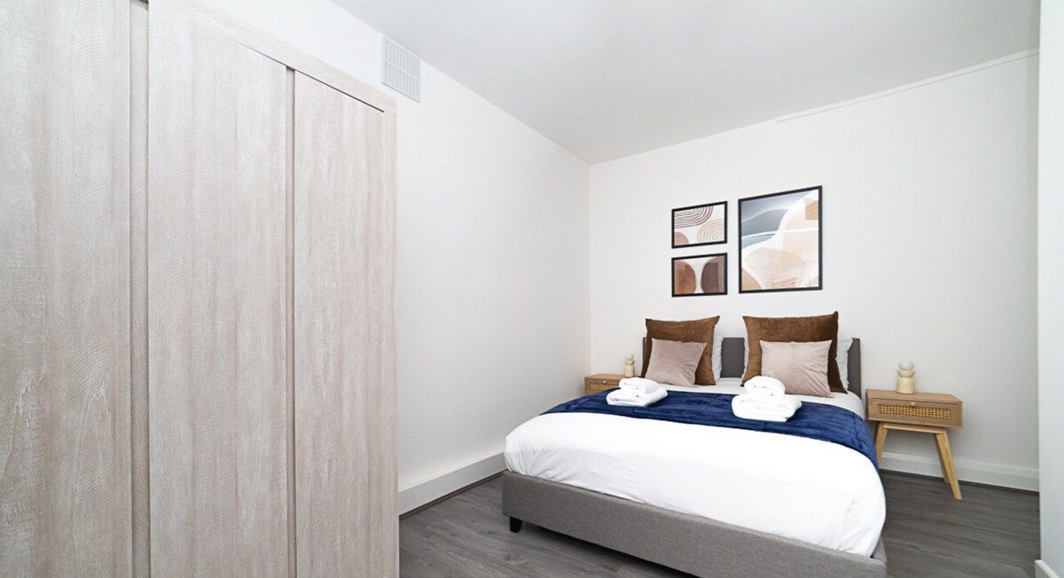 Bedroom at Buonomo Stays Short Lets & Serviced Accommodation