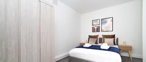 Bedroom at Buonomo Stays Short Lets & Serviced Accommodation