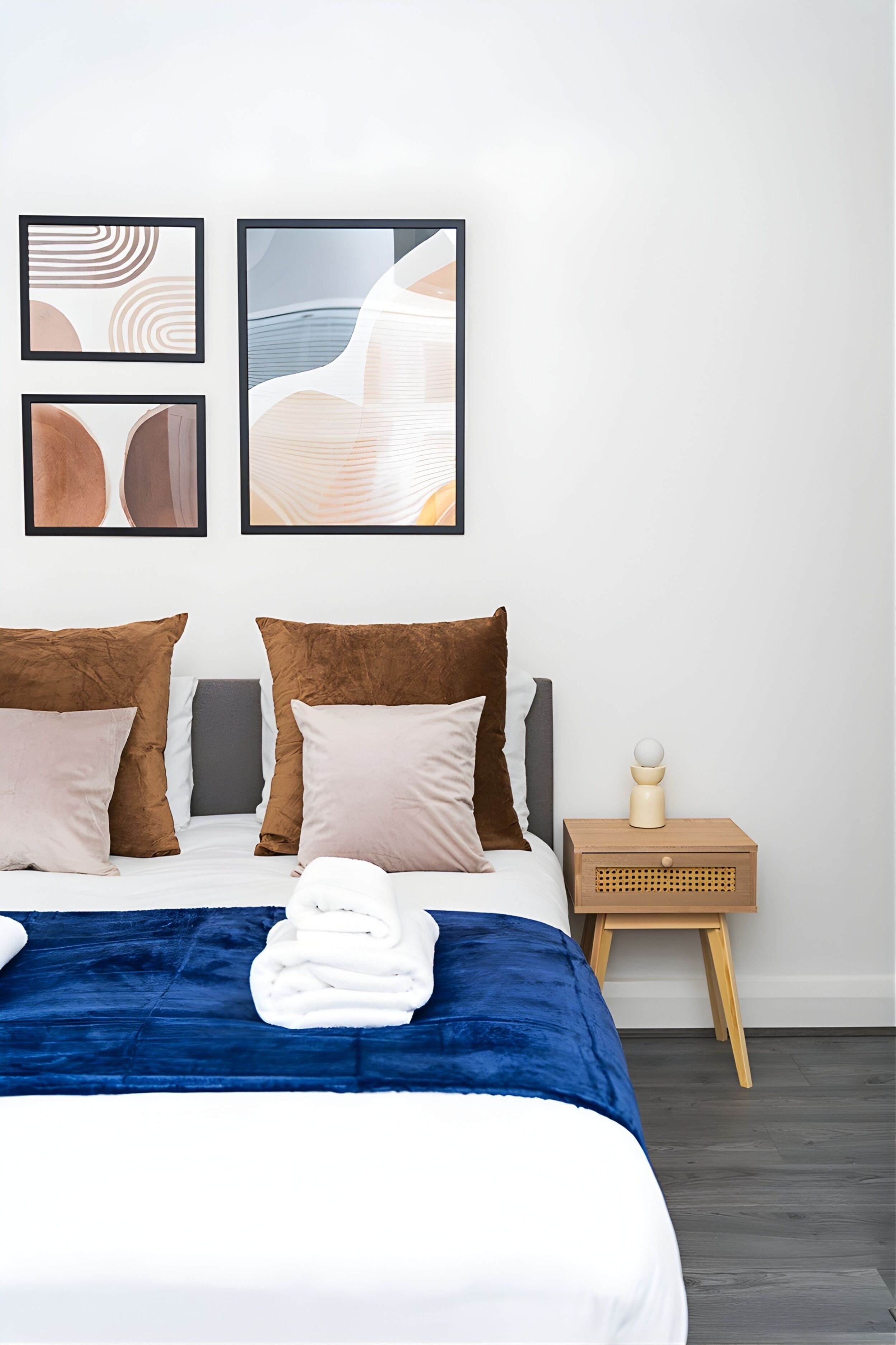 Iron/ironing board, Internet, bed sheets