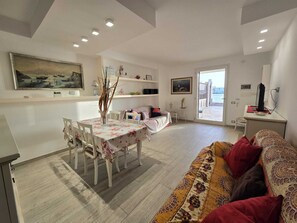 Living area - Corner of paradise 200 m from the sea, breathtaking views and unspoiled nature (Scala di Furno)