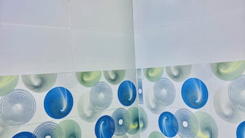 Deluxe Room | Desk, free WiFi