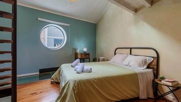 Tabla de planchar con plancha, cuna de viaje y wifi gratis