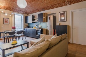 Interior - Secret Family Escape – Cozy Arched Flat (Turin)