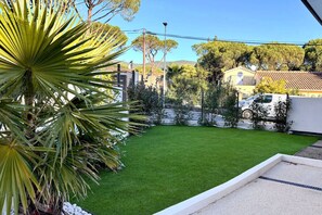 Property grounds - Villa Casabea - 3 suites, jardin & plage à pied (Cavalaire-sur-Mer)