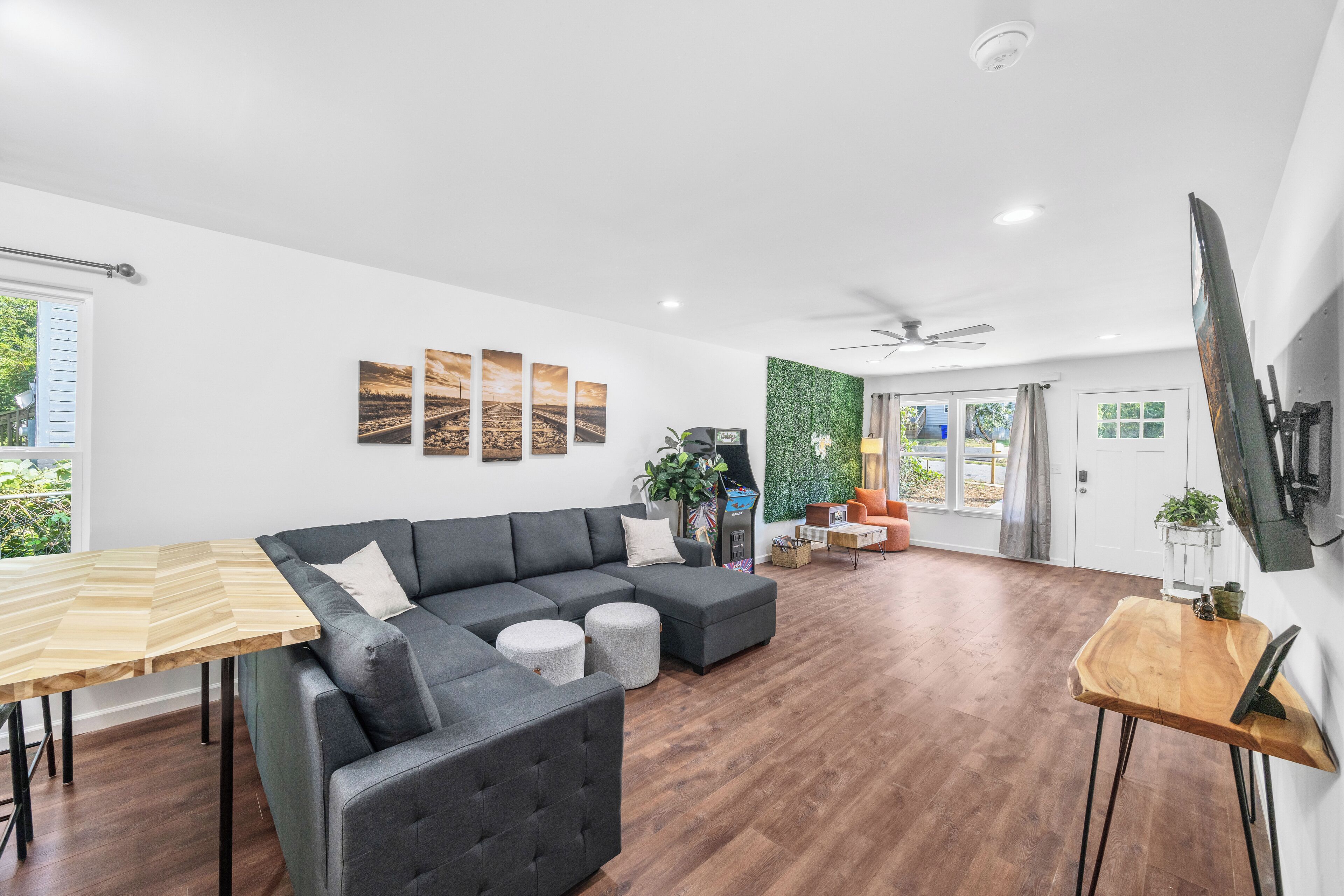 智能電視、電子遊戲、書籍、音樂庫