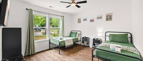 3 Schlafzimmer, Bügeleisen/Bügelbrett, Reisekinderbett, WLAN