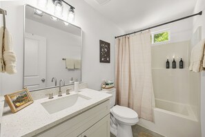 Eco-friendly toiletries, hair dryer, towels, soap - Retro Spartanburg Home · Arcade & Fire Pit · Minutes to Downtown · Sleeps 8 (Spartanburg)