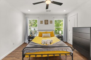 3 habitaciones, tabla de planchar con plancha, cuna de viaje y wifi