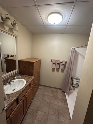 Apartment, 1 Bedroom | Bathroom