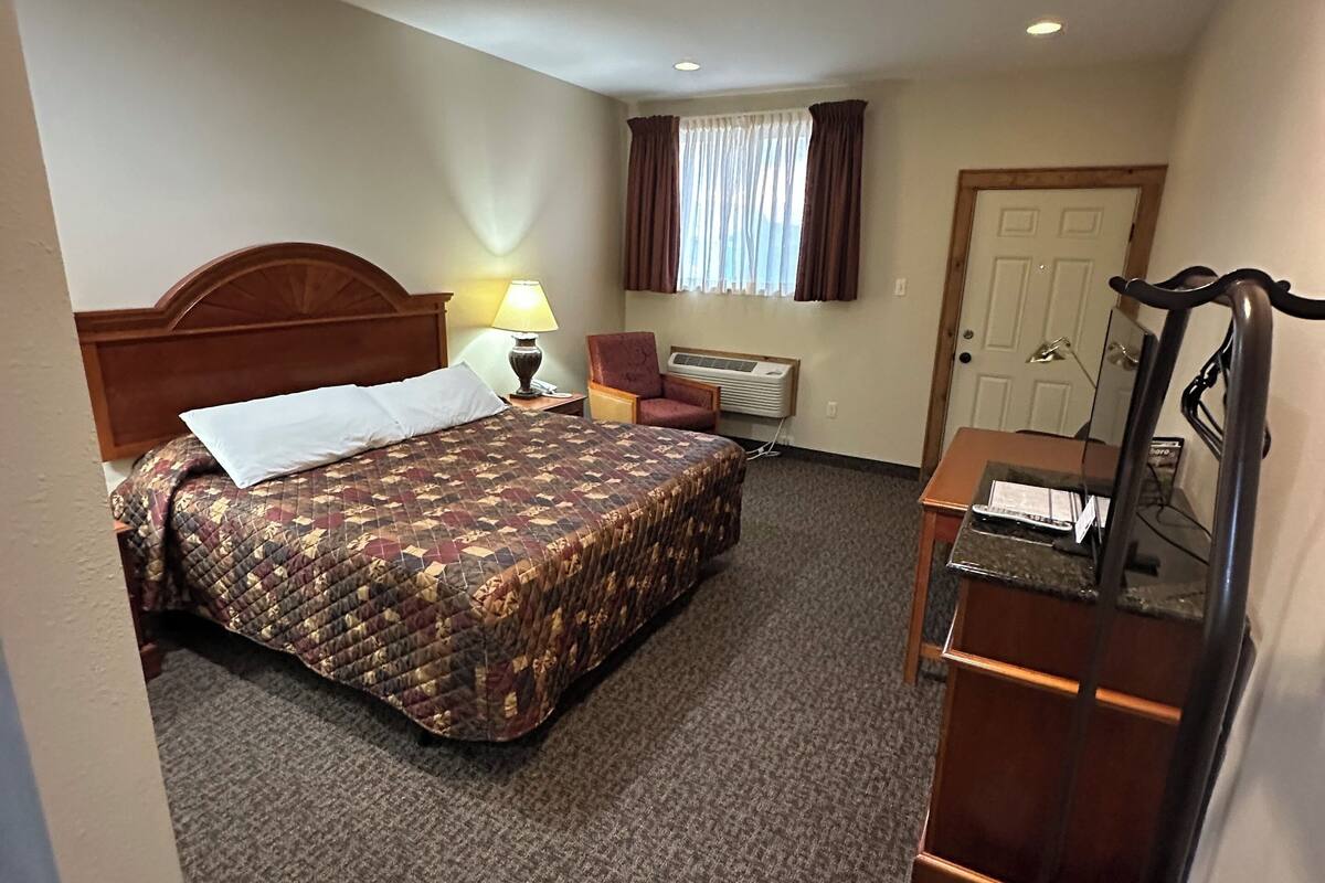 Kamar Standar, 1 Tempat Tidur King | Ruang kerja ramah laptop dan Wi-Fi gratis