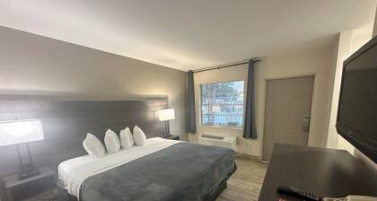 Econo Lodge St. Petersburg Central