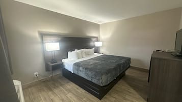 Standard Room, 1 King Bed, Non Smoking | Free WiFi