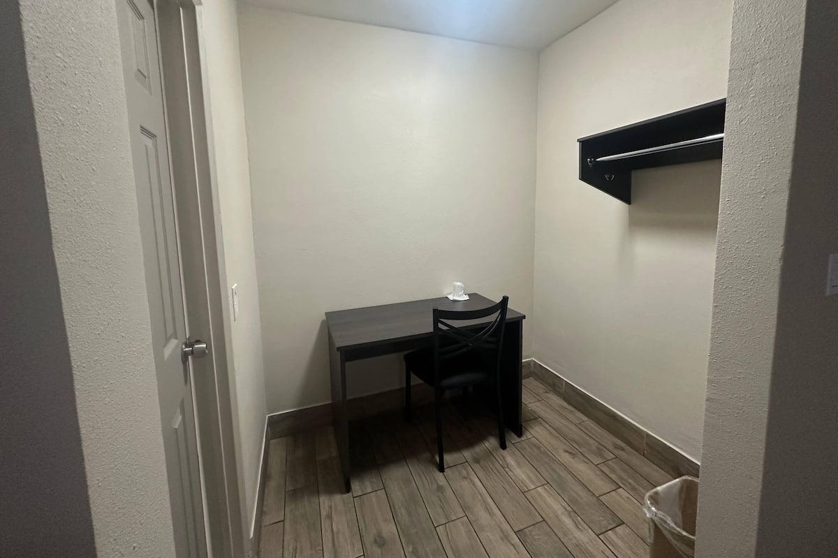 Habitació estàndard, 2 llits dobles, no fumadors | Wifi gratuïta