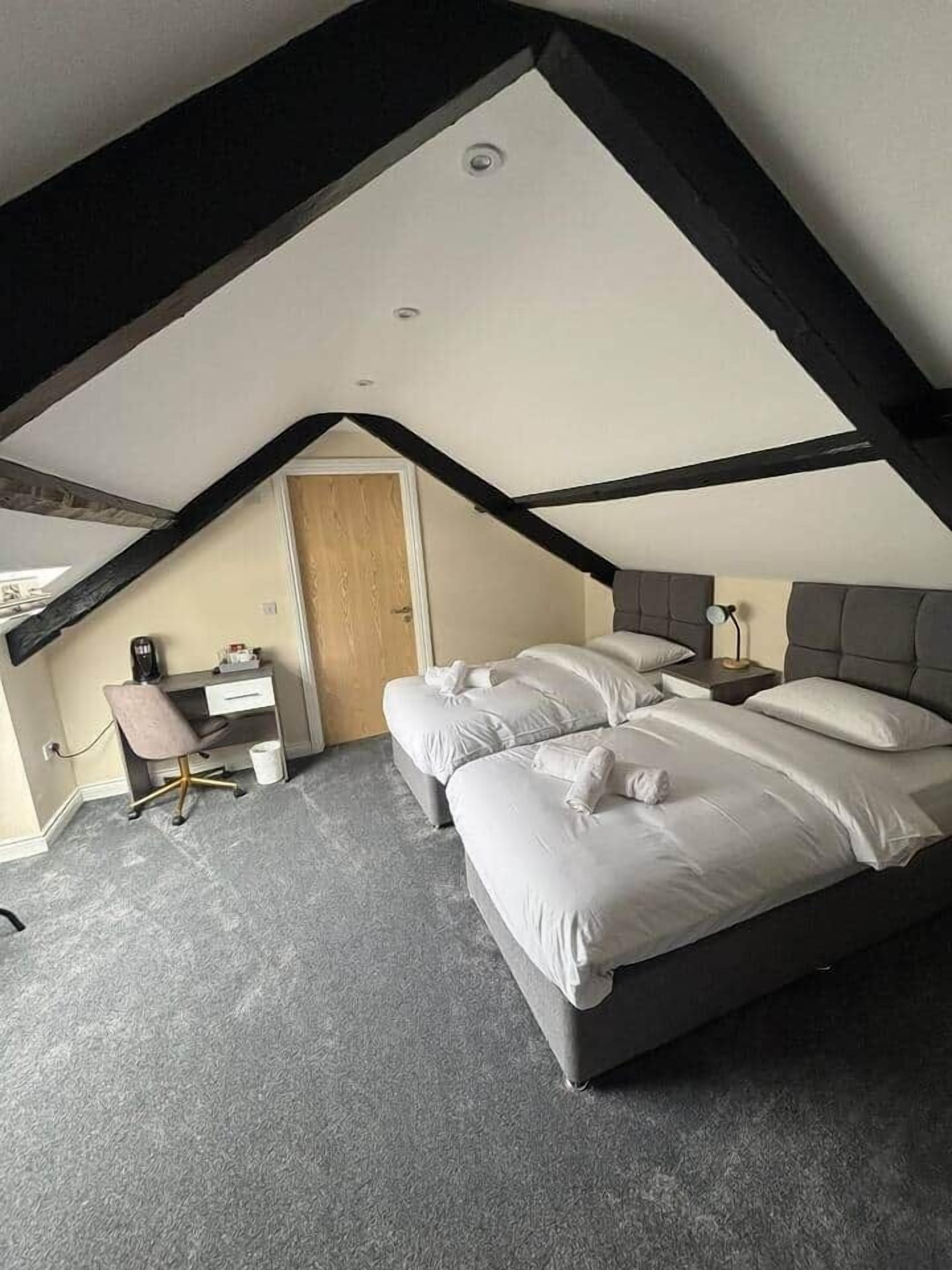 Iron/ironing board, WiFi, bed sheets