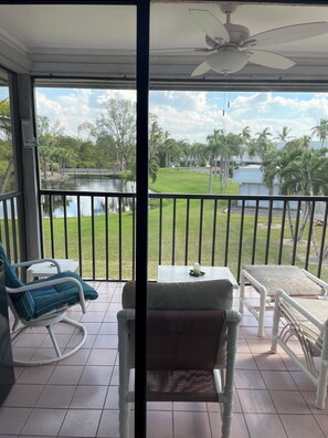 Property grounds - Wonderful condo in North Fort Myers ideally located. (North Fort Myers)
