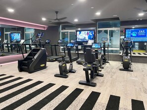 Fitness facility - Guest Favorite! 8th Floor Luxe King Suite PetOK (Jacksonville)