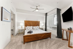 Bureau, fer et planche à repasser, Wi-Fi gratuit, draps fournis