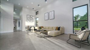 Interior - 2022 Mansion 7000 sf/Pool/Gameroom/Theater (Plantation)