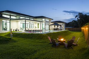 Terrace/patio - 2022 Mansion 7000 sf/Pool/Gameroom/Theater (Plantation)