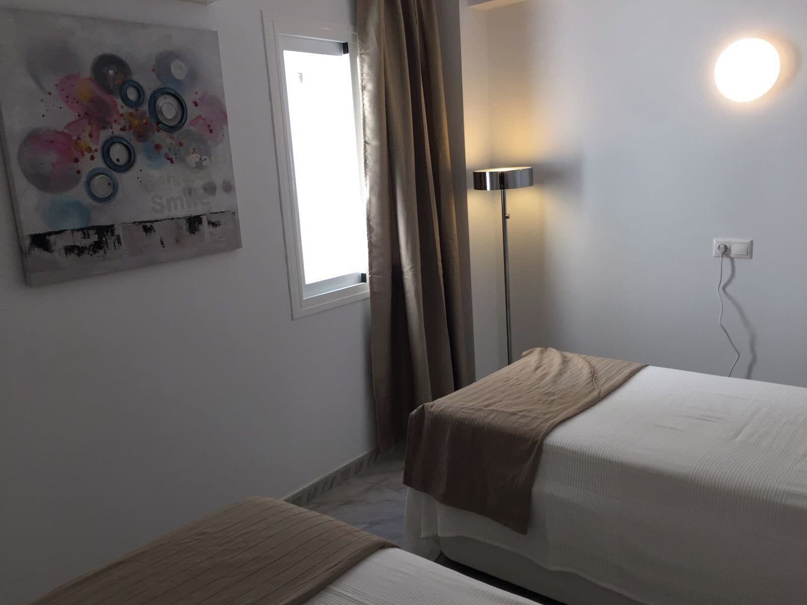 2 slaapkamers, een strijkplank/strijkijzer, gratis wifi, beddengoed