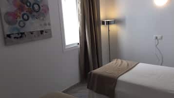 2 slaapkamers, een strijkplank/strijkijzer, gratis wifi, beddengoed