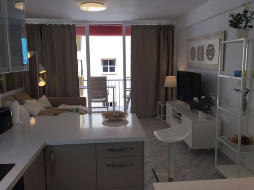 Seaside Bliss 2 Bedroom Condo in Fuengirola