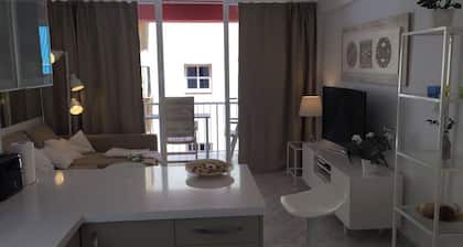 Seaside Bliss 2 Bedroom Condo in Fuengirola