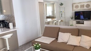 Ảnh chưa phân loại, 3 trong số 18 ảnh, nút