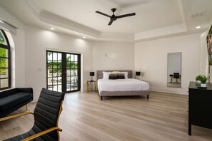 8 Schlafzimmer, Bügeleisen/Bügelbrett, Reisekinderbett, WLAN