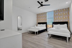 9 bedrooms, desk, iron/ironing board, travel cot - 8k+ SF Mansion Cinema/Pool/Game Room (Plantation)